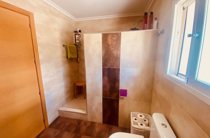 Image No.40-4 Bed Villa for sale