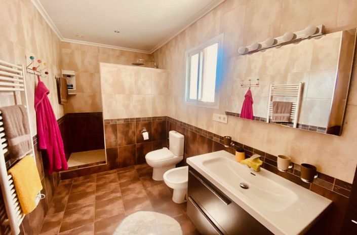 Image No.48-4 Bed Villa for sale