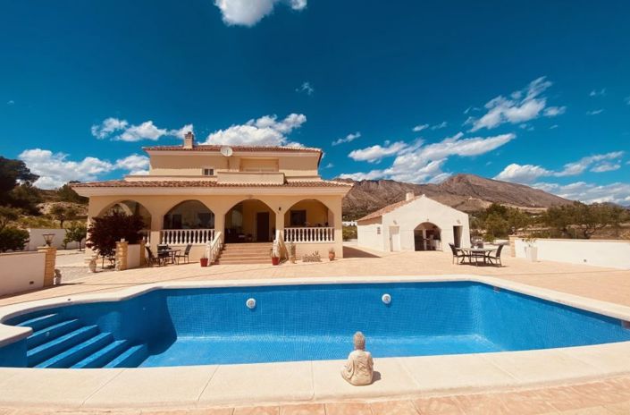Image No.7-4 Bed Villa for sale