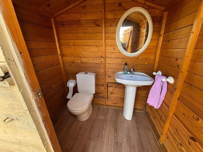 Image No.15-1 Bed Property for sale