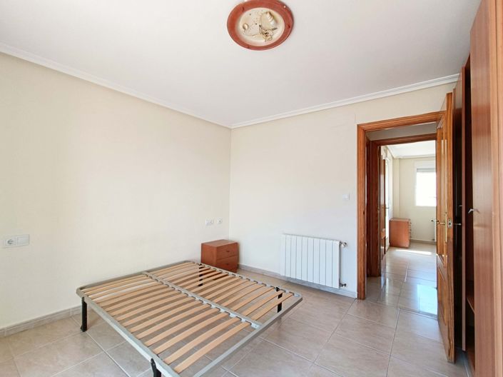 Image No.24-3 Bed Apartment for sale
