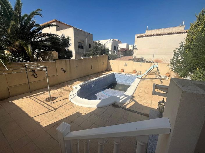 Image No.2-3 Bed Villa for sale