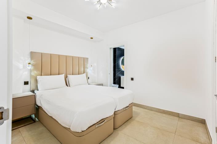 Image No.17-4 Bed Apartment for sale