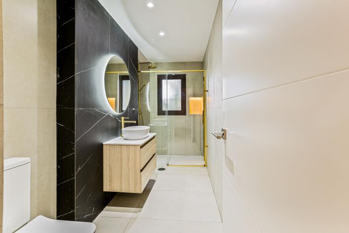 Image No.19-4 Bed Apartment for sale