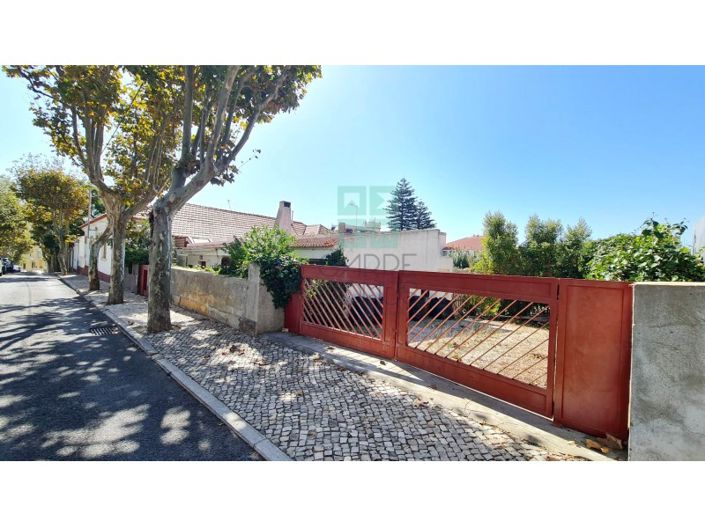 Image No.8-6 Bed House for sale