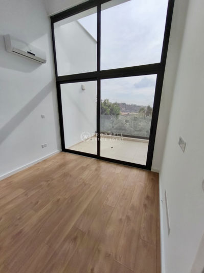Image No.10-3 Bed House for sale