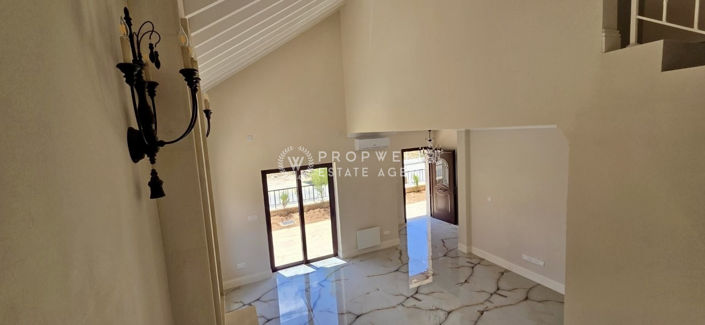 Image No.8-4 Bed House for sale