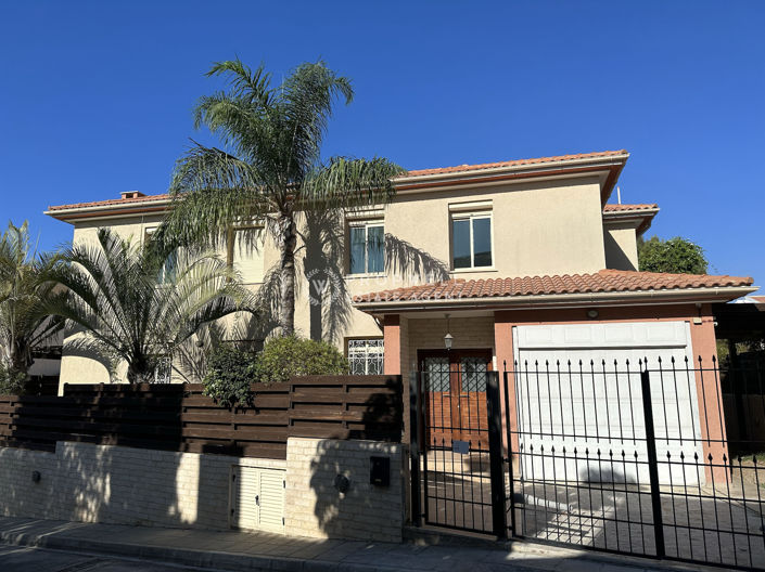 Image No.2-4 Bed Villa for sale