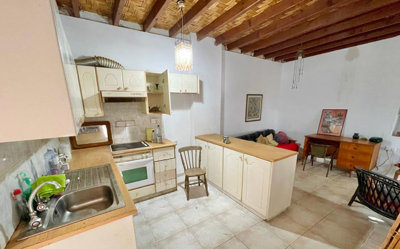 17interiorstone-house-for-sale-paphos-cyprus