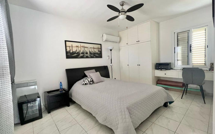 Image No.9-2 Bed House for sale