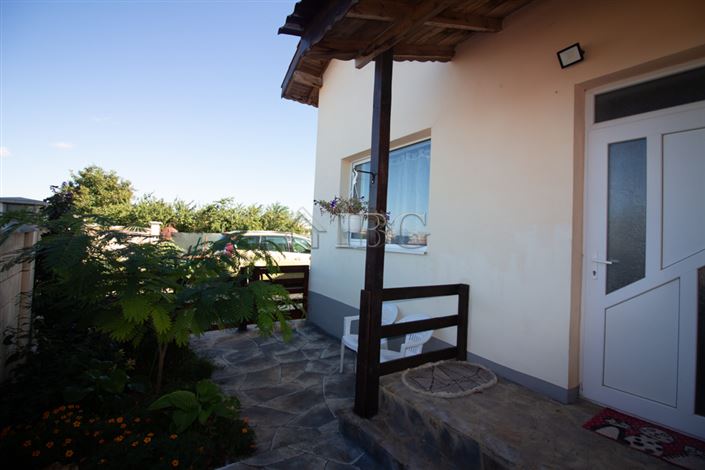 Image No.12-4 Bed House for sale