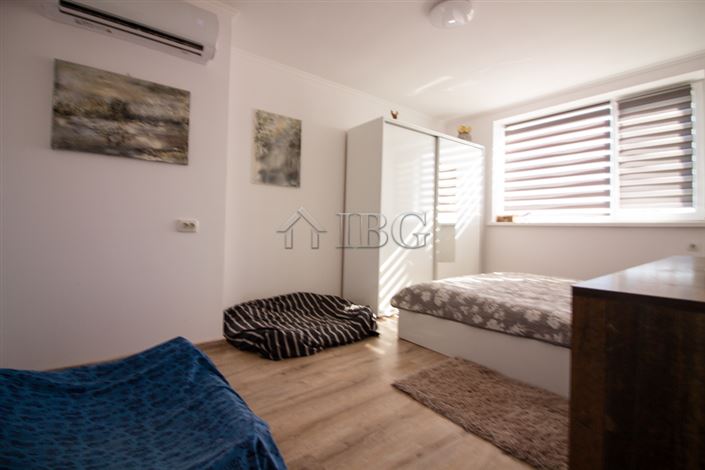 Image No.22-4 Bed House for sale
