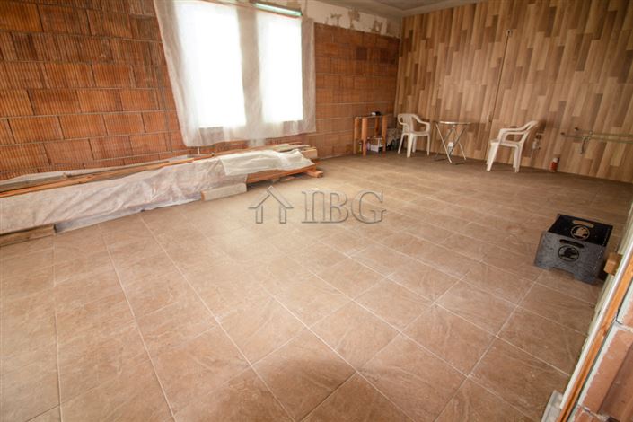 Image No.8-2 Bed House for sale