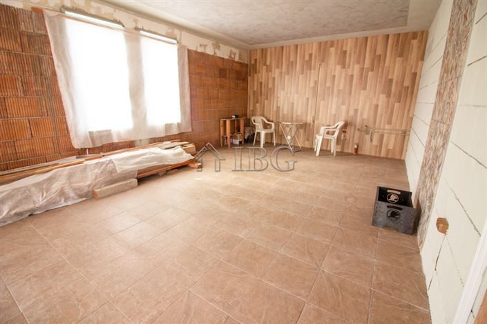 Image No.9-2 Bed House for sale