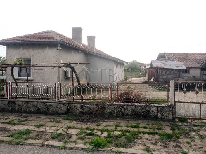 Image No.4-Maison de 2 chambres à vendre à General Toshevo