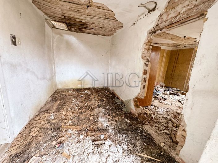 Image No.5-Maison de 2 chambres à vendre à General Toshevo