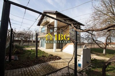 2-bed-renovated-house-5-mon-to-the-sea