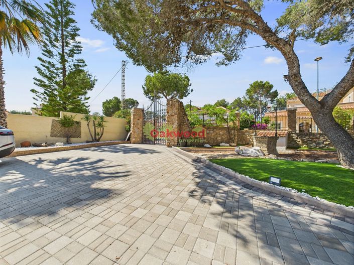 Image No.56-5 Bed Villa for sale