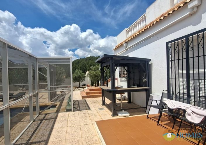 Image No.6-4 Bed Country House for sale