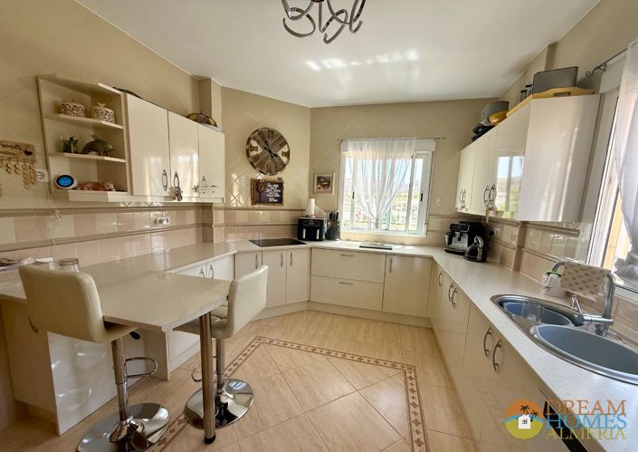 Image No.10-3 Bed Villa for sale