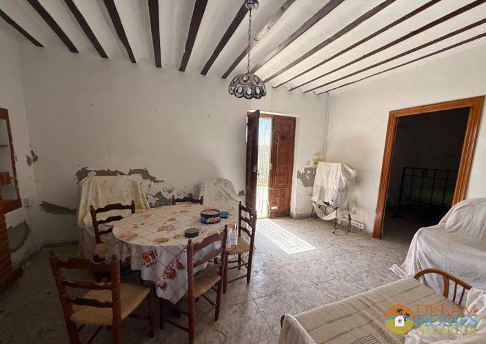 Image No.4-7 Bed Country House for sale