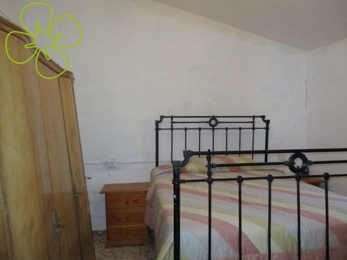 Image No.14-3 Bed Country House for sale