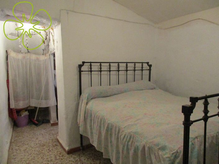 Image No.17-3 Bed Country House for sale