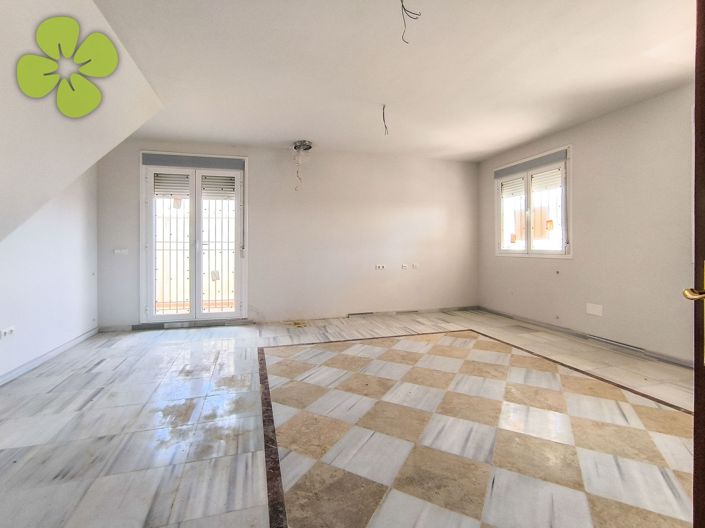 Image No.4-4 Bed Villa for sale