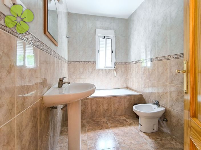 Image No.11-3 Bed Villa for sale