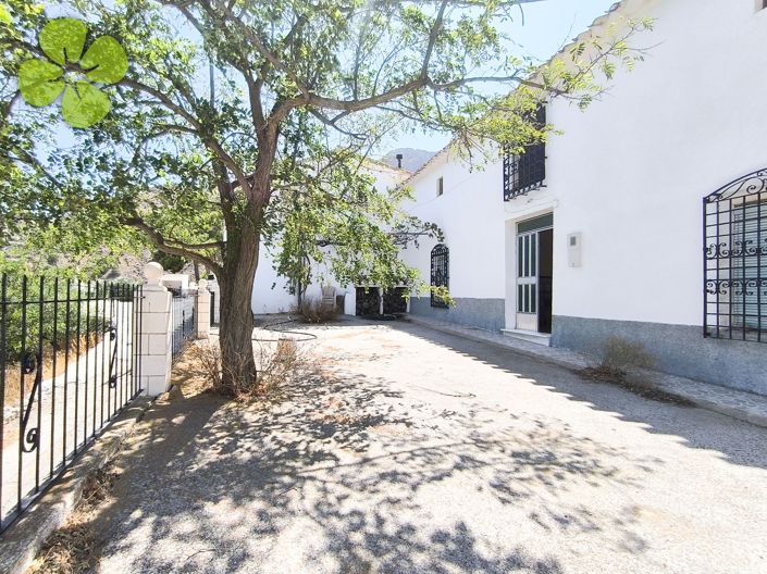 Image No.3-3 Bed Country House for sale