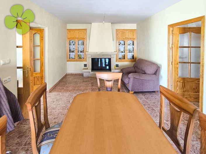 Image No.14-3 Bed Country House for sale