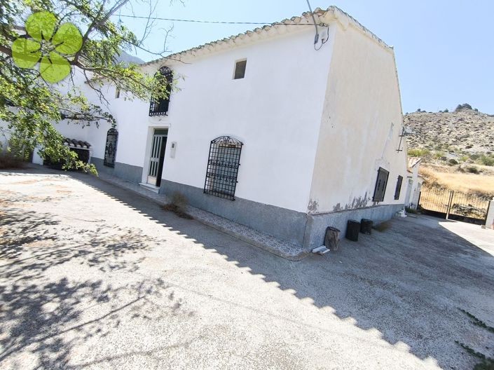 Image No.28-3 Bed Country House for sale