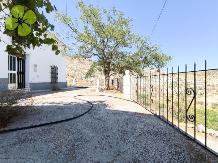 Image No.30-3 Bed Country House for sale