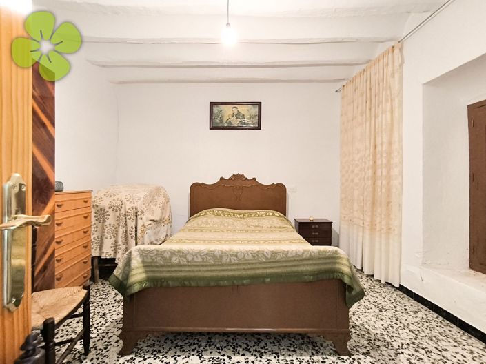 Image No.7-3 Bed Country House for sale