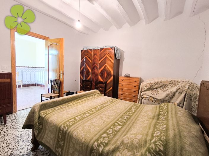 Image No.9-3 Bed Country House for sale