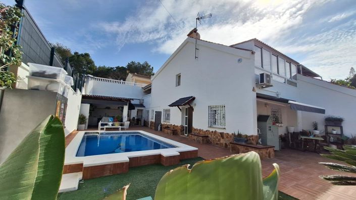 Image No.2-4 Bed Villa for sale