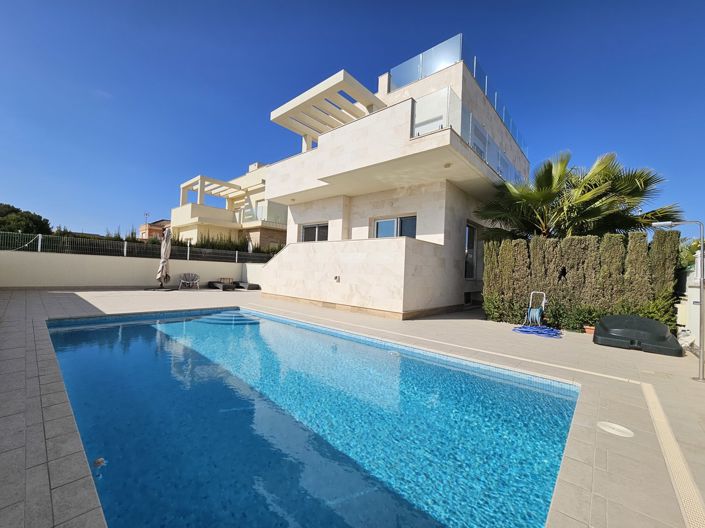 Image No.2-Villa de 5 chambres à vendre à La Zenia