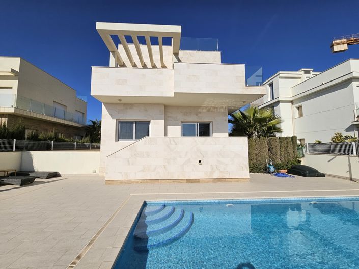 Image No.3-Villa de 5 chambres à vendre à La Zenia