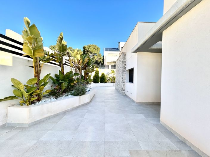 Image No.41-5 Bed Villa for sale