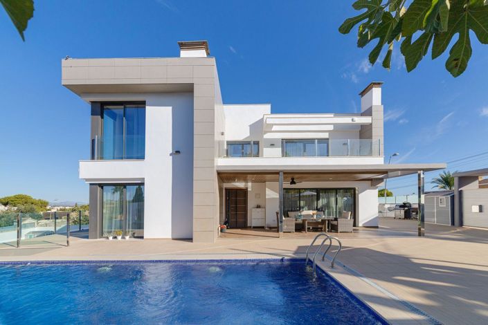 Image No.2-Villa de 3 chambres à vendre à Torrevieja