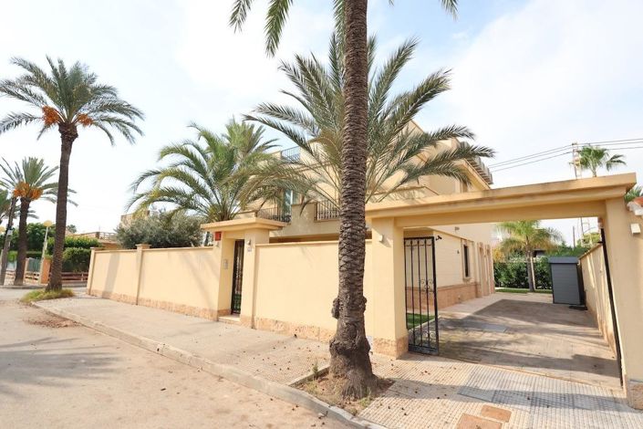 Image No.33-Villa de 4 chambres à vendre à Cabo Roig