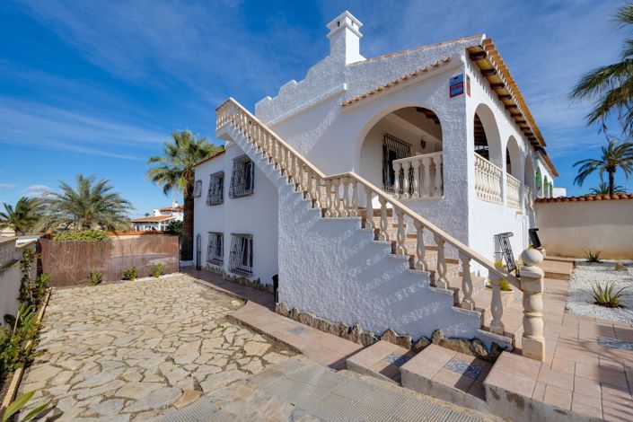 Image No.34-3 Bed Villa for sale