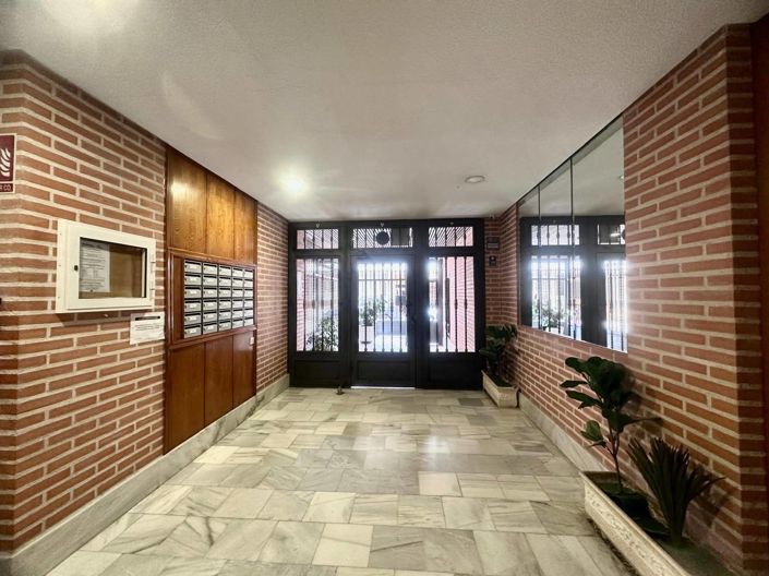 Image No.40-1 Bed Apartment for sale