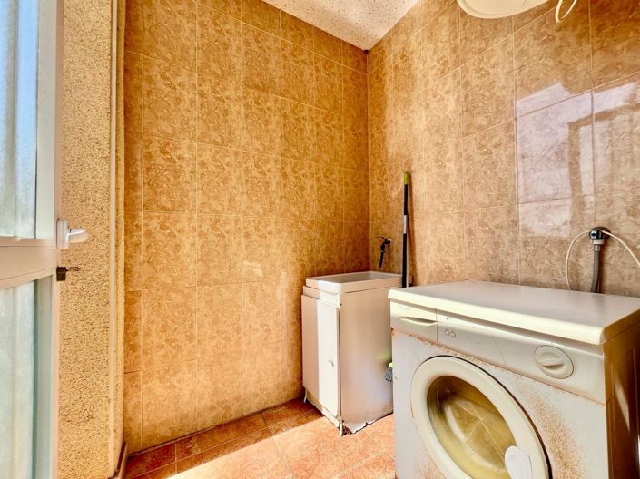 Image No.27-2 Bed Apartment for sale