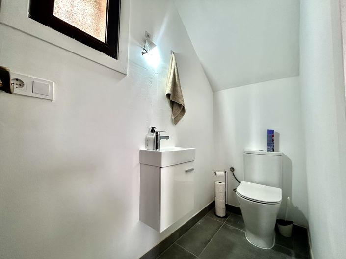 Image No.15-2 Bed Villa for sale