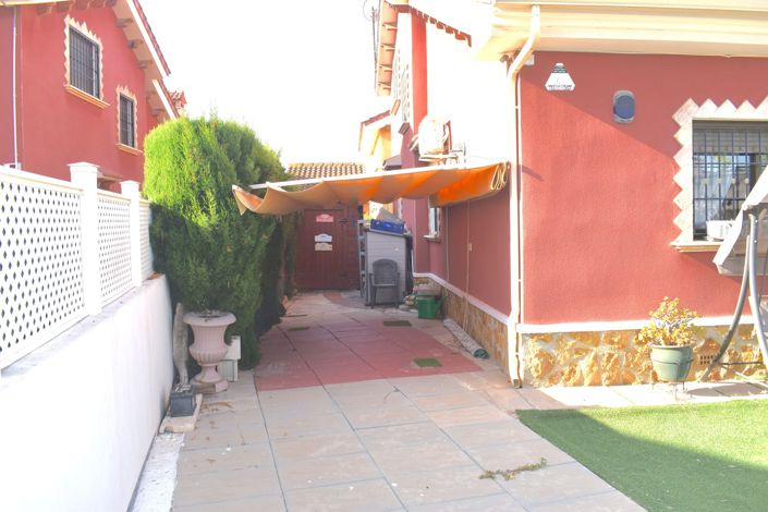 Image No.8-3 Bed Villa for sale