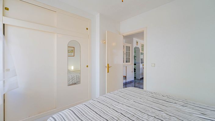 Image No.19-2 Bed Townhouse for sale