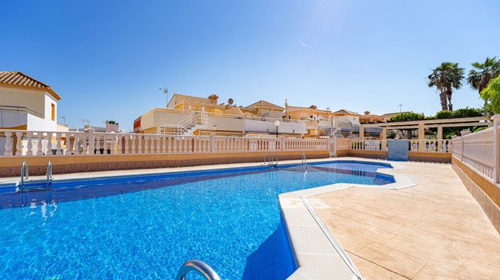 Image No.42-2 Bed Townhouse for sale