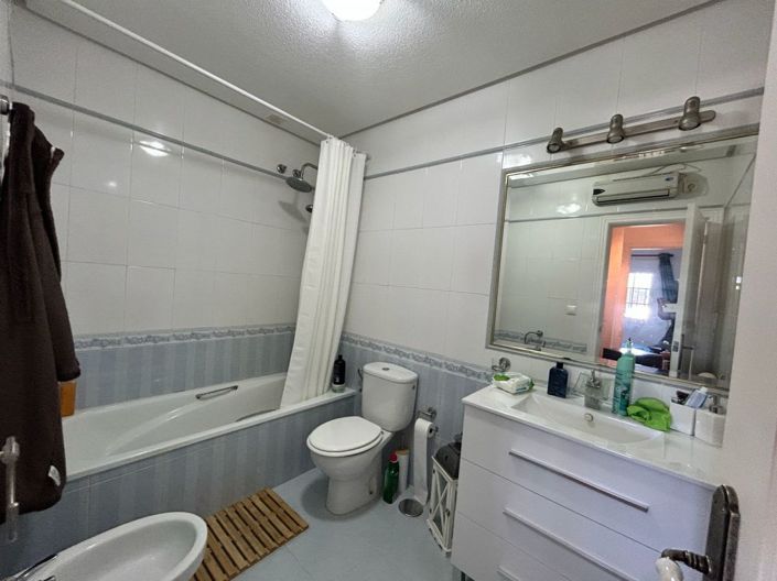 Image No.12-3 Bed House for sale