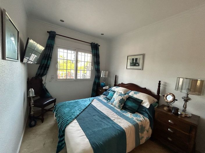 Image No.14-3 Bed House for sale